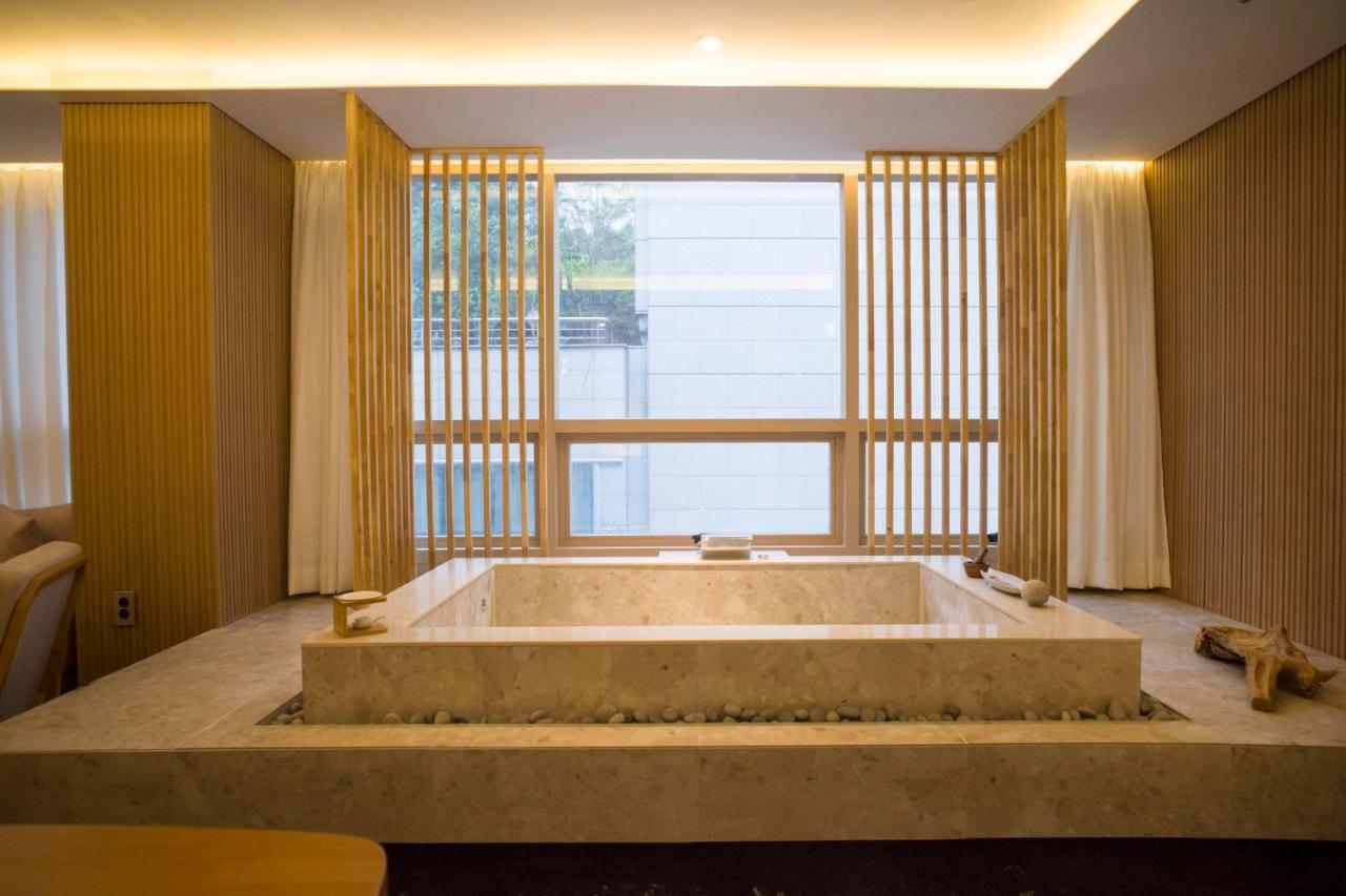 Uh Suite The Myeongdong 首爾 外观 照片